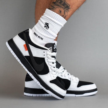 TIGHT BOOTH X NIKE SB DUNK LOW