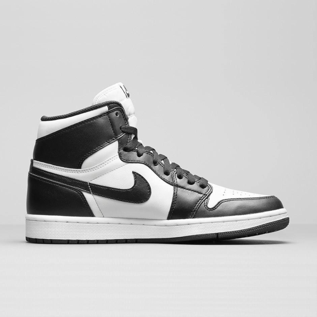 Air Jordan 1 High “Black/White”